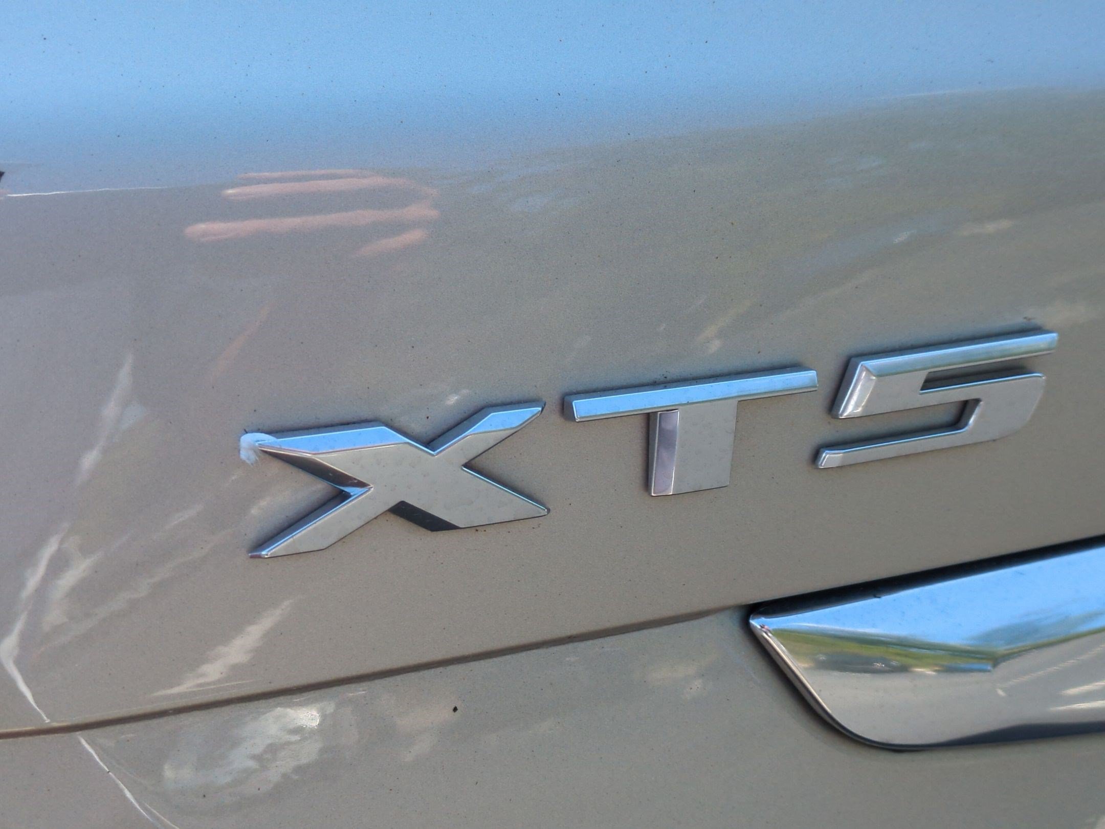 Used 2017 Cadillac XT5 Premium Luxury FWD image 33