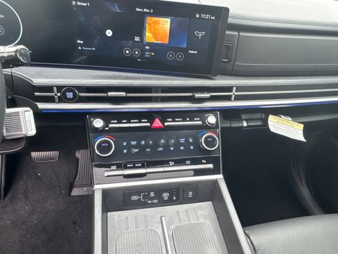 Certified 2025 Hyundai Santa Fe Limited image 30