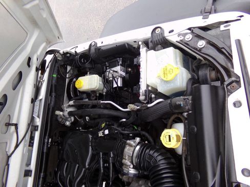 Used 2015 Jeep Wrangler Sport AWD/4WD image 28