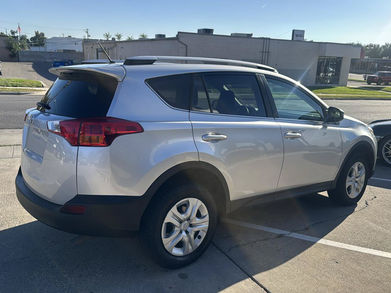 Used 2013 Toyota RAV4 LE AWD/4WD image 5