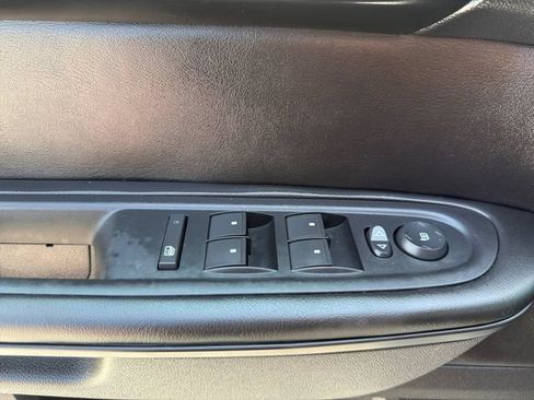 Used 2013 GMC Acadia SLE FWD image 7