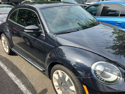 Used 2019 Volkswagen Beetle 2.0T Final Edition SEL FWD image 2