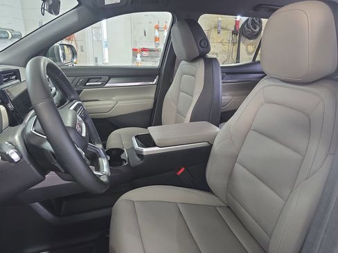 Used 2026 GMC Terrain Elevation w/ Elevation Premium Package image 15