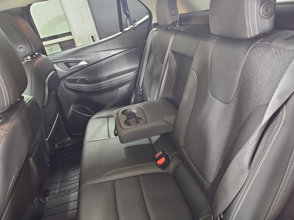 Used 2022 Buick Encore GX Essence w/ Experience Buick Package AWD/4WD image 18
