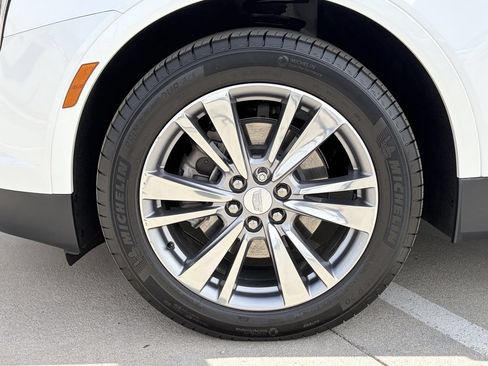 Certified 2024 Cadillac XT5 Premium Luxury FWD image 10