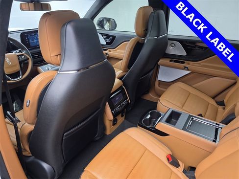 Used 2025 Lincoln Aviator Black Label w/ Jet Appearance Package image 15