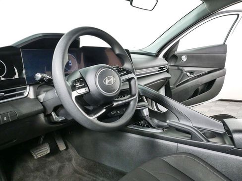 Used 2024 Hyundai Elantra SEL FWD image 4