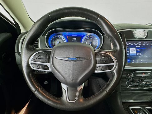 Used 2020 Chrysler 300 Touring image 11