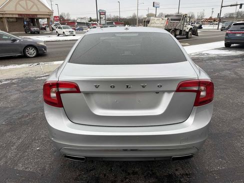 Used 2018 Volvo S60 T5 Inscription image 4