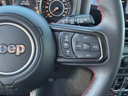 Used 2024 Jeep Wrangler Unlimited Rubicon AWD/4WD image 34