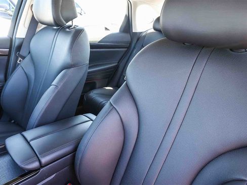 Used 2025 Genesis G80 2.5T image 26