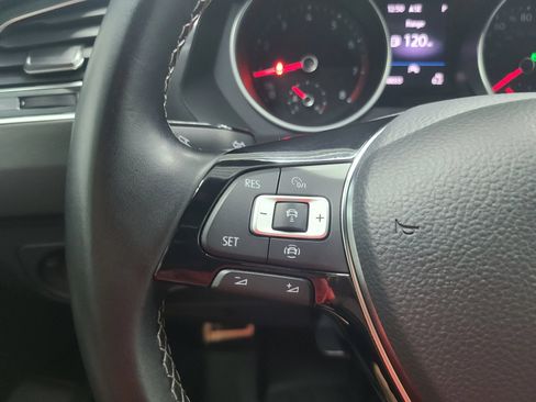 Used 2021 Volkswagen Tiguan SE R-Line AWD/4WD image 31
