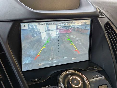 Used 2019 Ford Escape Titanium image 29