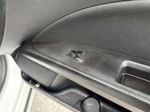 Used 2020 Ford Fusion SE image 30