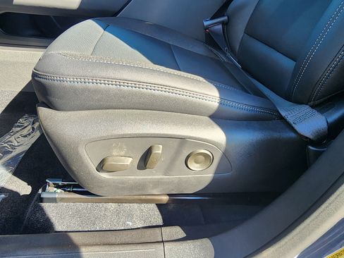 New 2026 Chevrolet Equinox EV LT image 25