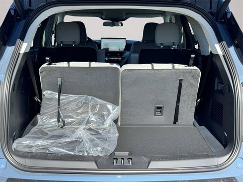 New 2026 Ford Explorer Active w/ Active Comfort Package image 19