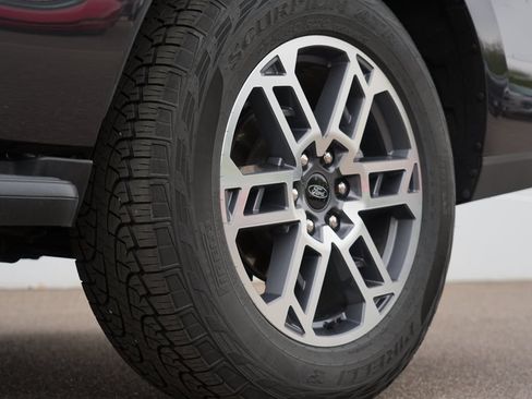 Used 2025 Ford Expedition Active AWD/4WD image 38