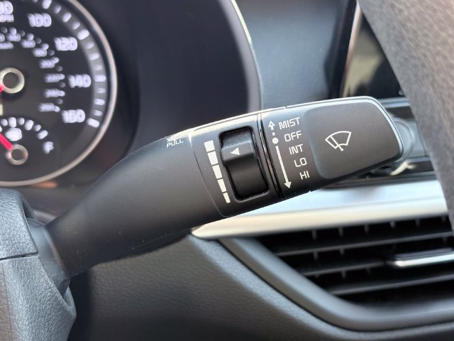 Used 2023 Kia Forte LXS FWD image 15