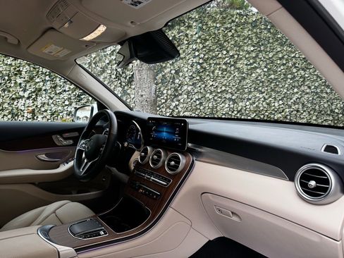 Used 2022 Mercedes-Benz GLC 300 4MATIC image 26