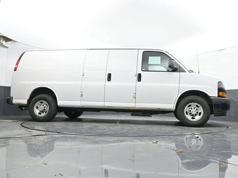 Used 2018 Chevrolet Express 2500 Extended w/ Driver Convenience Package image 29