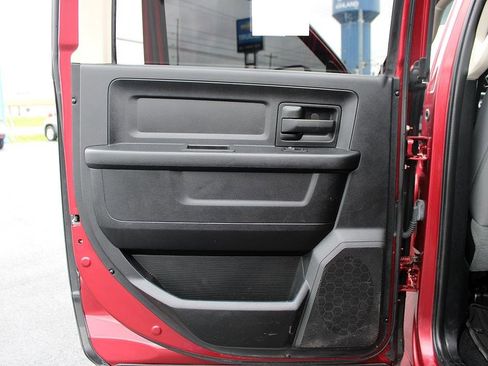 Used 2014 RAM 2500 Tradesman w/ Chrome Appearance Group image 29