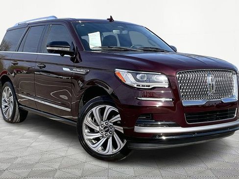 Used 2023 Lincoln Navigator Reserve image 1