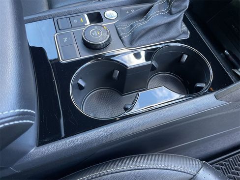 Used 2022 Volkswagen Atlas Cross Sport SE image 30