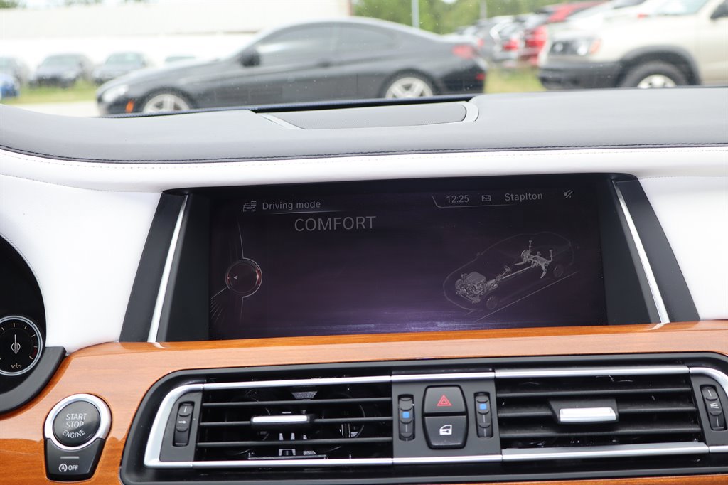 Used 2015 BMW 750Li RWD image 27