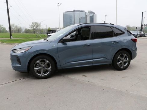 Used 2023 Ford Escape ST-Line w/ Tech Pack #1 FWD image 3