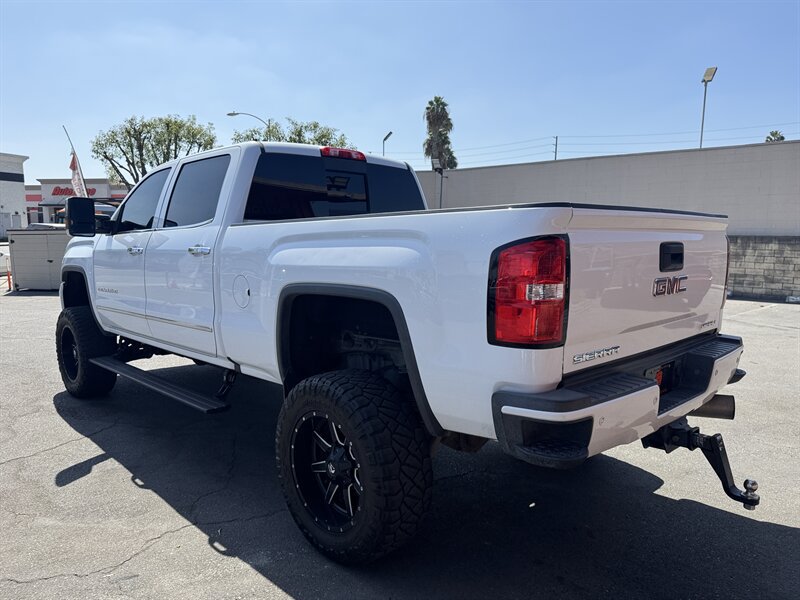 Used 2019 GMC Sierra 2500 Denali w/ Duramax Plus Package AWD/4WD image 14