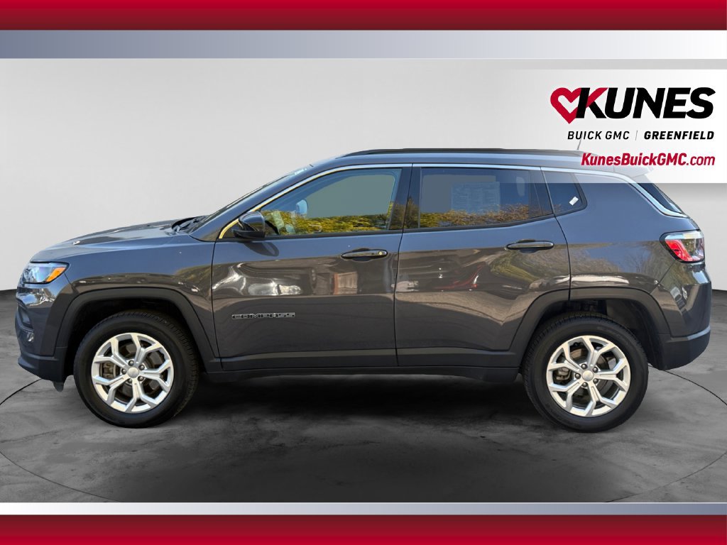 Used 2024 Jeep Compass Latitude AWD/4WD image 6