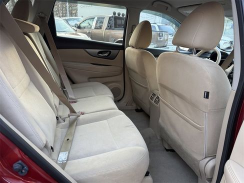 Used 2015 Nissan Rogue S image 26