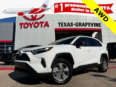 Used 2025 Toyota RAV4 LE image 1