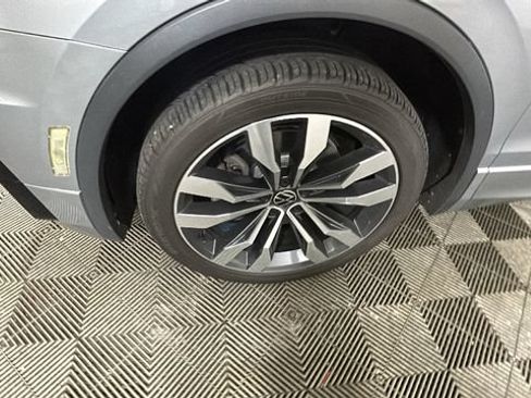 Used 2019 Volkswagen Tiguan SEL Premium R-Line AWD/4WD image 9