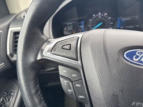 Used 2023 Ford Edge SEL image 14