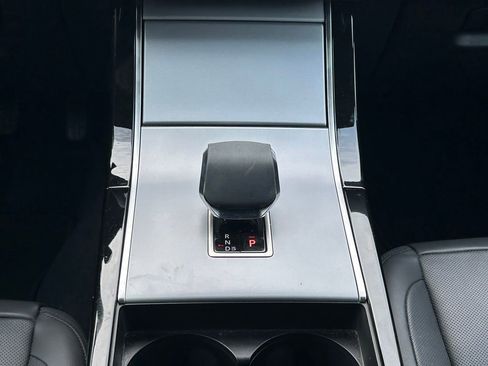 Used 2025 Land Rover Range Rover Velar S image 21