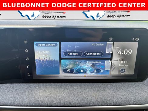 Used 2025 Nissan Kicks SV AWD/4WD image 15