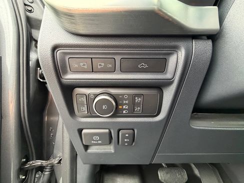 Used 2022 Ford F150 Lariat w/ Equipment Group 502A High AWD/4WD image 4