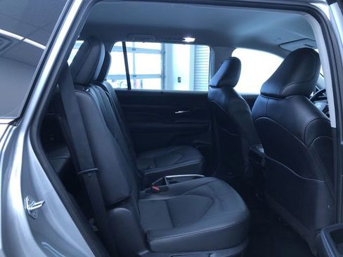Certified 2025 Toyota Grand Highlander AWD image 23
