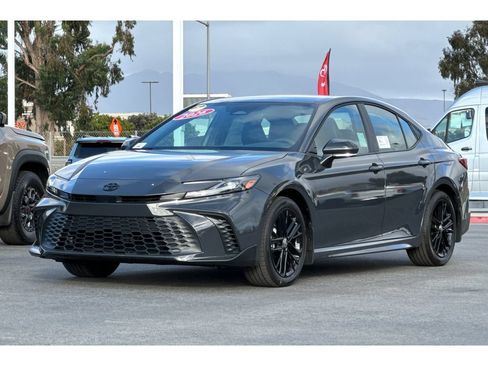 New 2026 Toyota Camry SE FWD image 8