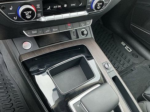 Used 2023 Audi Q5 e Premium Plus image 24