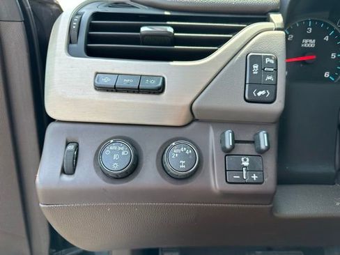 Used 2020 GMC Yukon Denali image 24