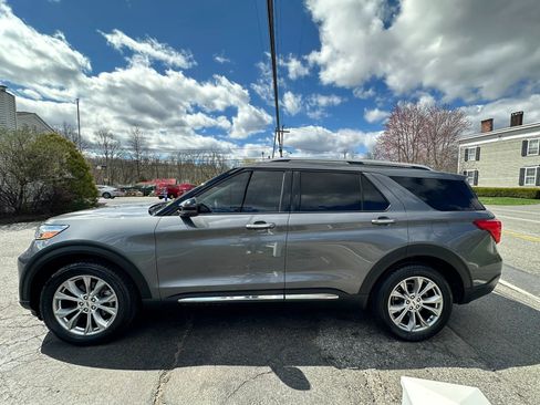Used 2021 Ford Explorer Limited w/ Equipment Group 301A image 7
