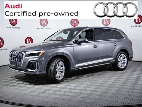 Used 2025 Audi Q7 2.0T Premium w/ Convenience Package image 4