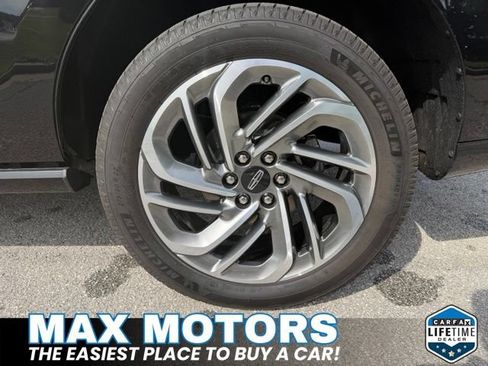 Used 2025 Lincoln Navigator Reserve AWD/4WD image 18