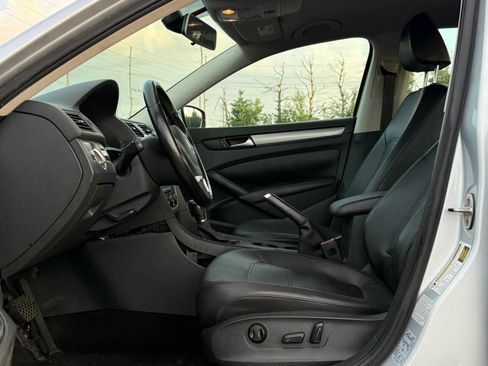 Used 2015 Volkswagen Passat 1.8T S FWD image 10