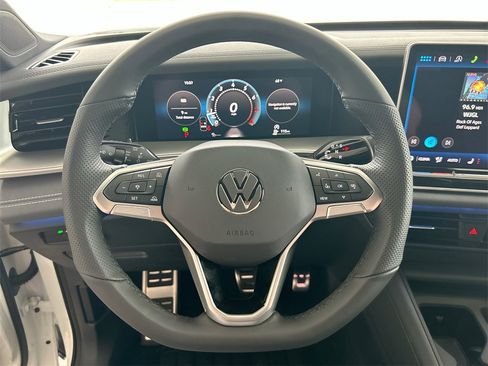 New 2026 Volkswagen Tiguan SE R-Line image 17