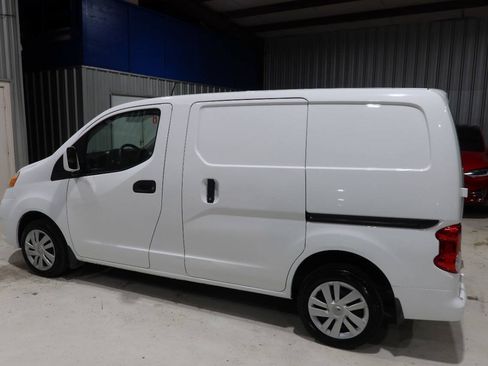 Used 2020 Nissan NV200 SV FWD image 2