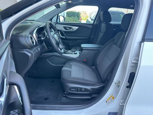 Used 2025 Chevrolet Blazer LT image 37