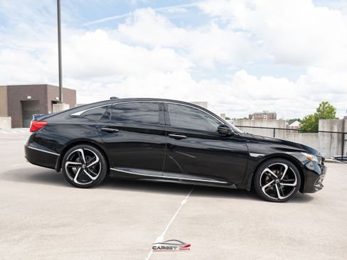 Used 2018 Honda Accord Touring image 8